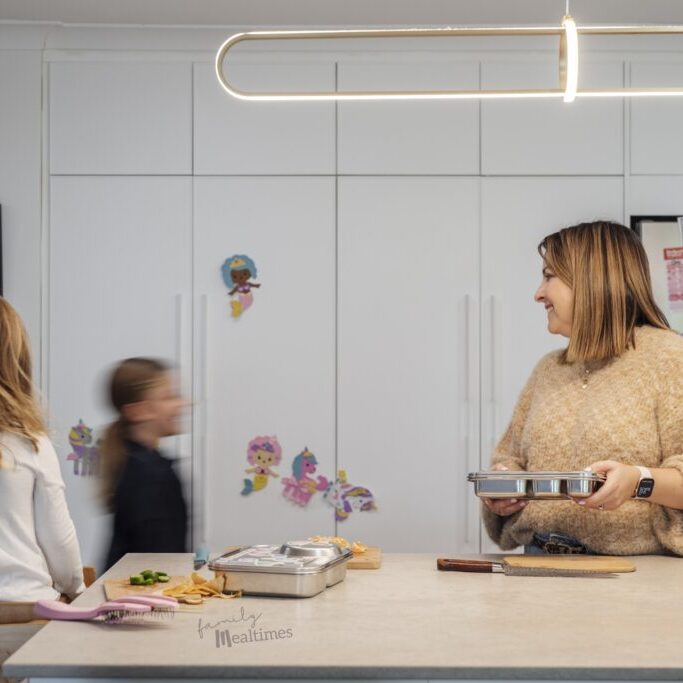 RaeFallon-DrKyla-1768172_kitchen elsie blur_large